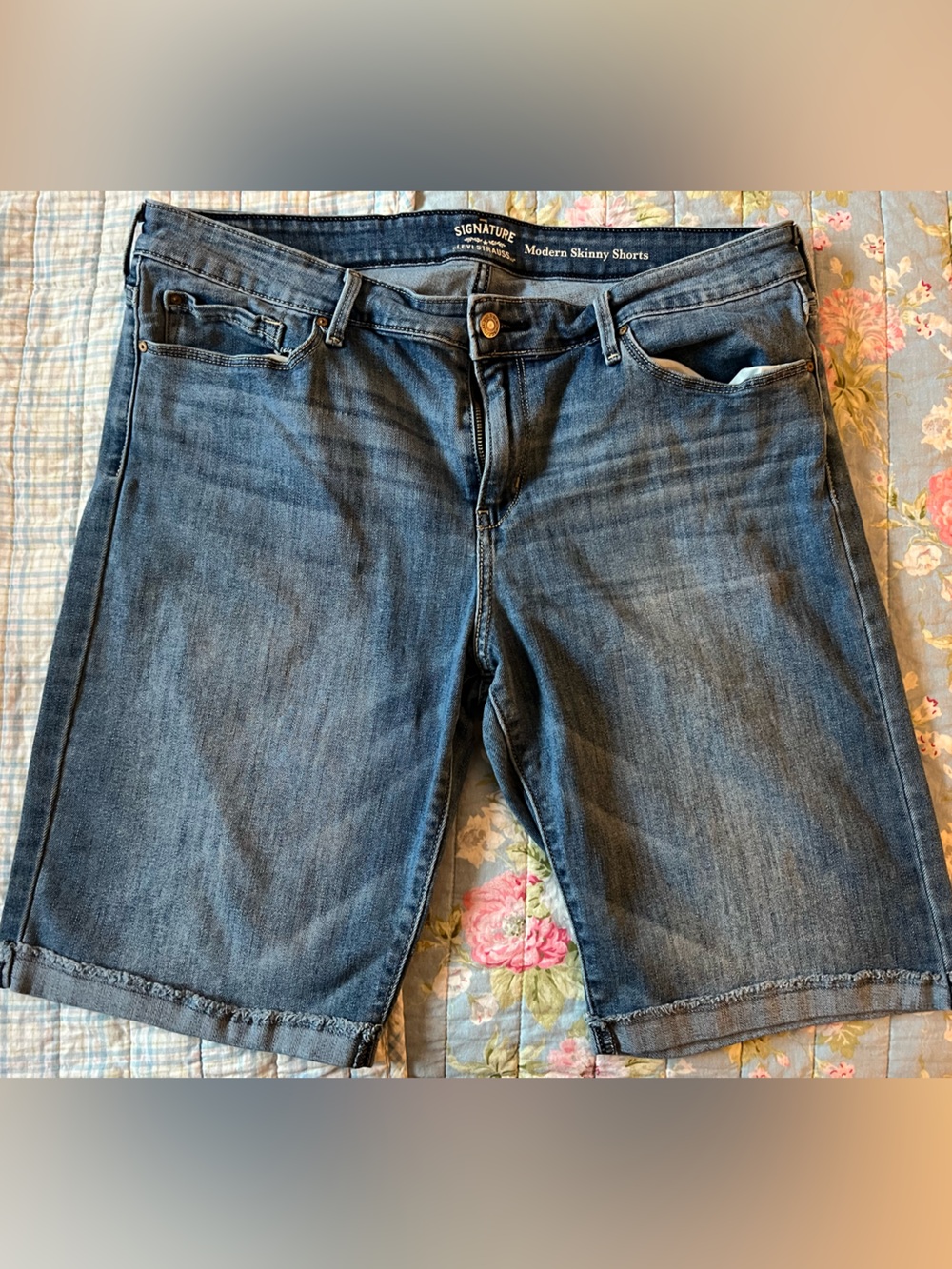 Signature Women's Skinny Jeans in Blue Denim